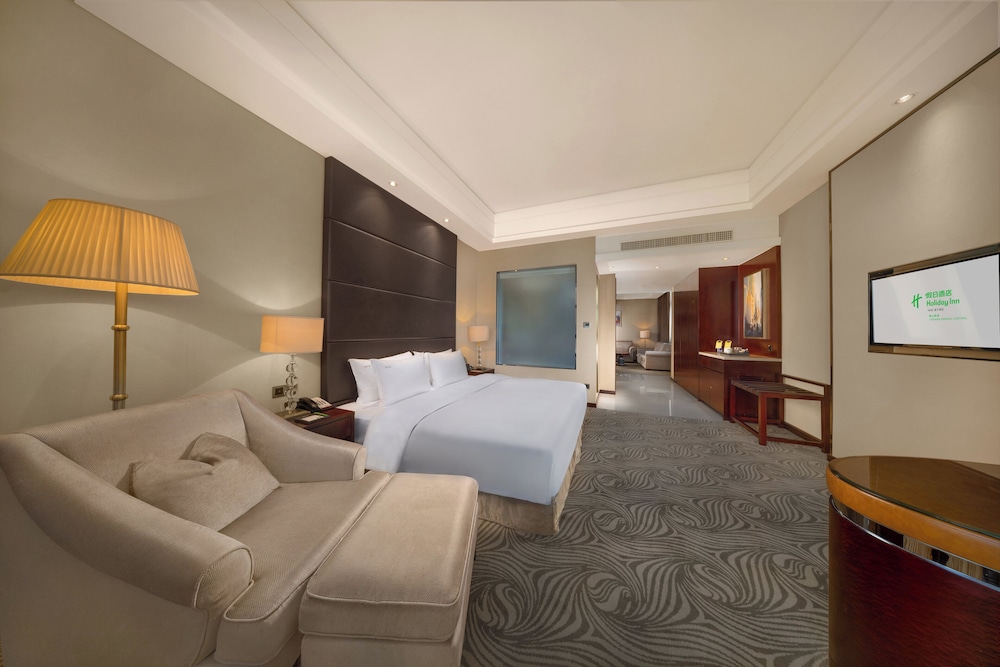Suite, 1 King Bed (Living, Dining, Meeting) - Photo 3