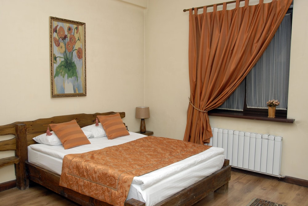 Standard Double Room - Photo 2