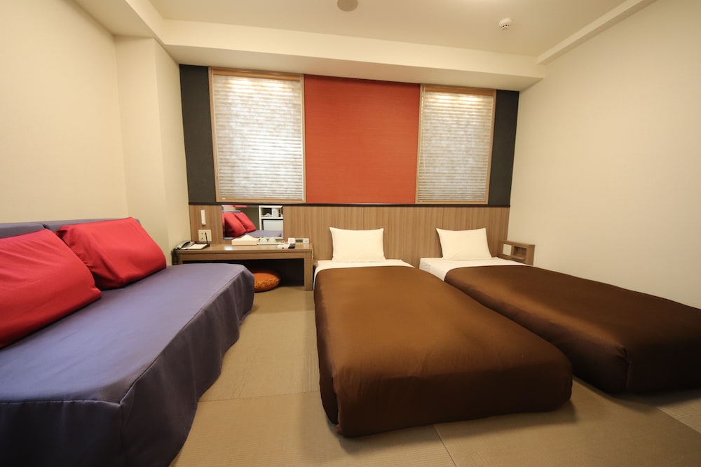 Japanese Twin Room, Non Smoking photo 2