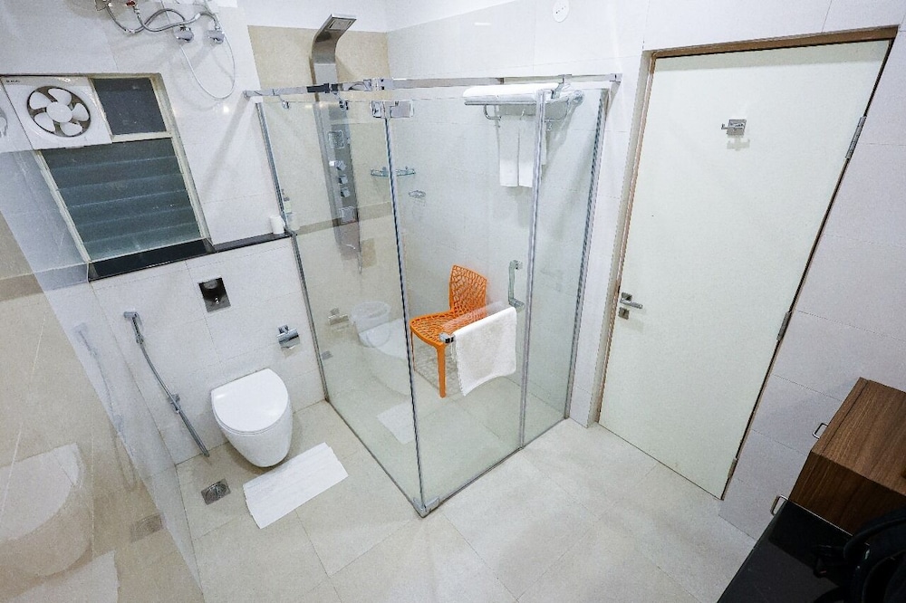 Deluxe Suite - Photo 5