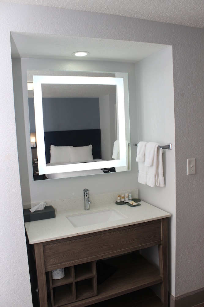 Suite, Multiple Beds, Non Smoking, City View - Photo 6