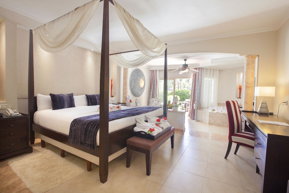 Elegance Club Majestic Jr Suite Jacuzz - Adults Only photo 2