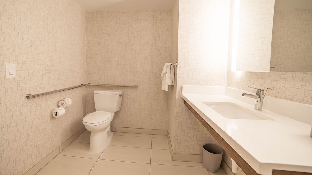 Standard Room, 2 Twin Beds, Accessible (Comm, Mobil, Accessible Tub) - Photo 2
