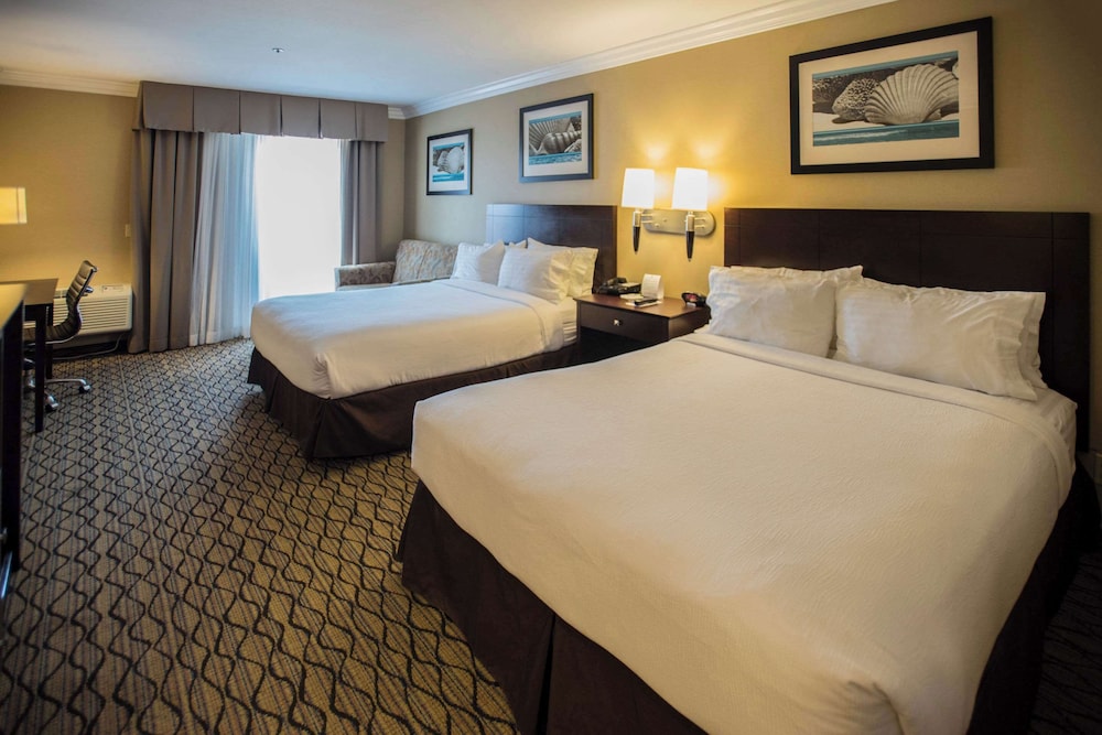 Deluxe Room, 2 Queen Beds, Non Smoking - Photo 3