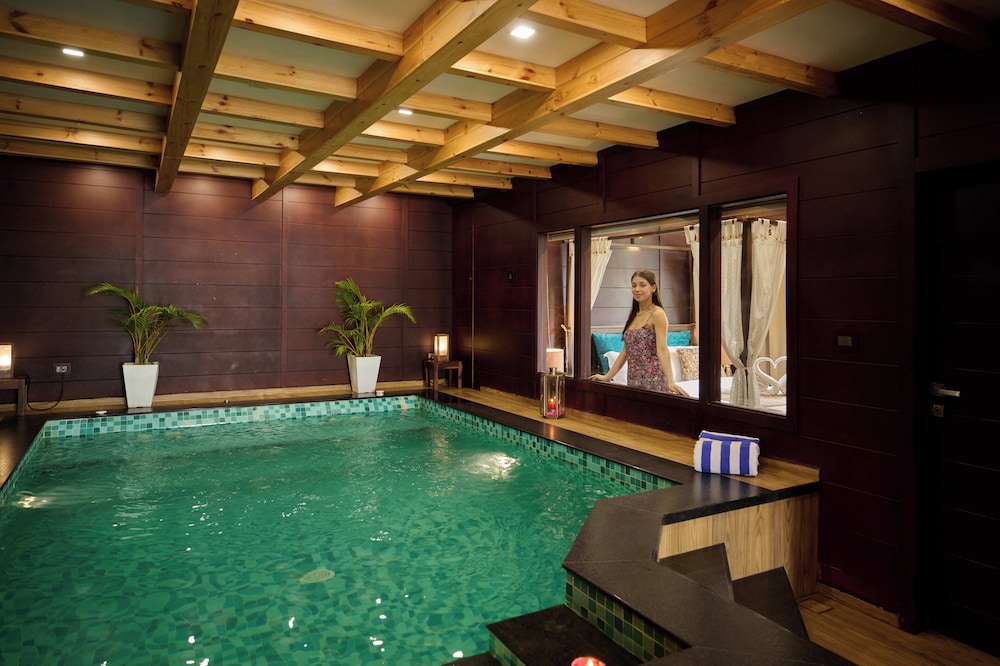 Premier Villa, Lake View
