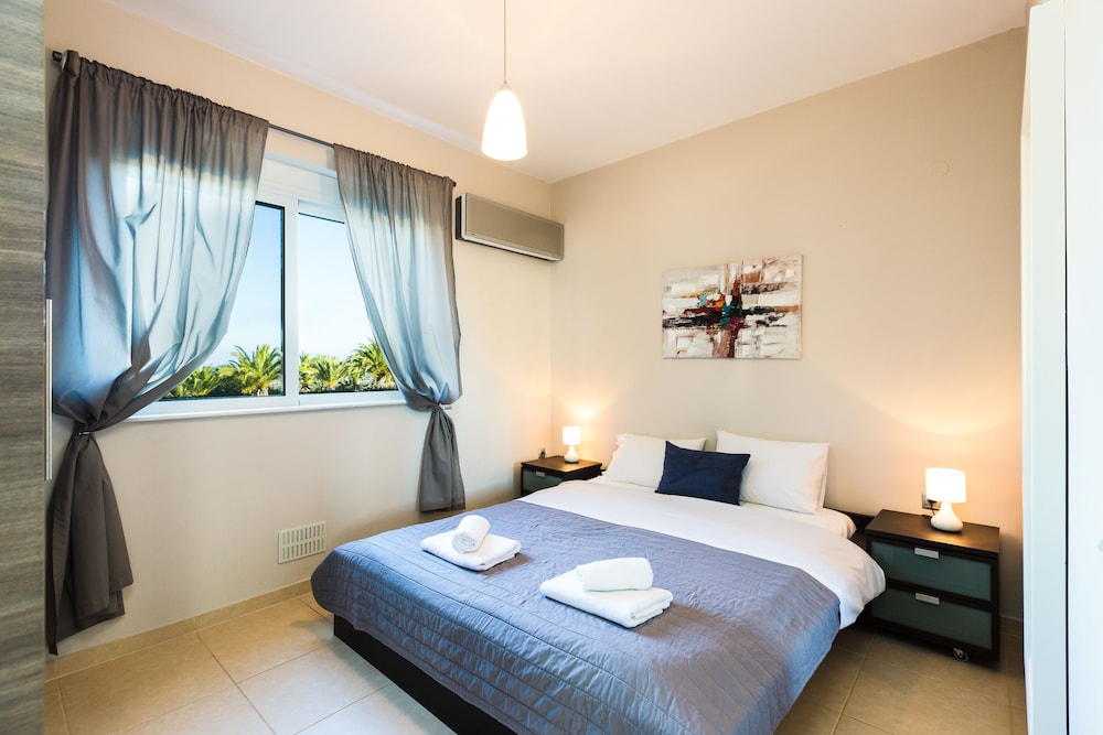 Deluxe Apartment, 2 Bedrooms, Pool View