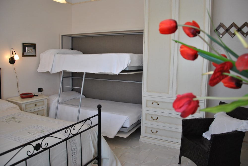 Deluxe Triple Room photo 1