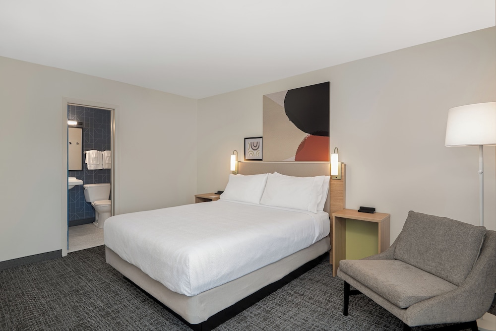 Room, 1 Queen Bed photo 1