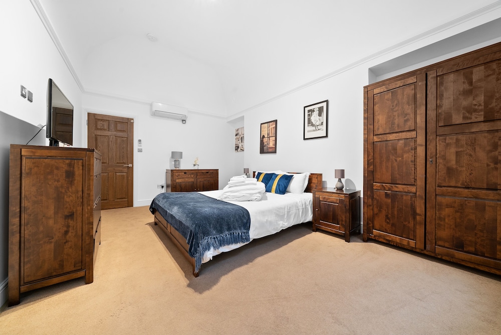Apartment 2, 48 Bishopsgate photo 1