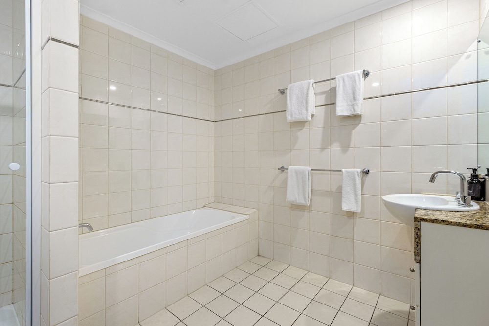 Suite, 1 King Bed, Non Smoking