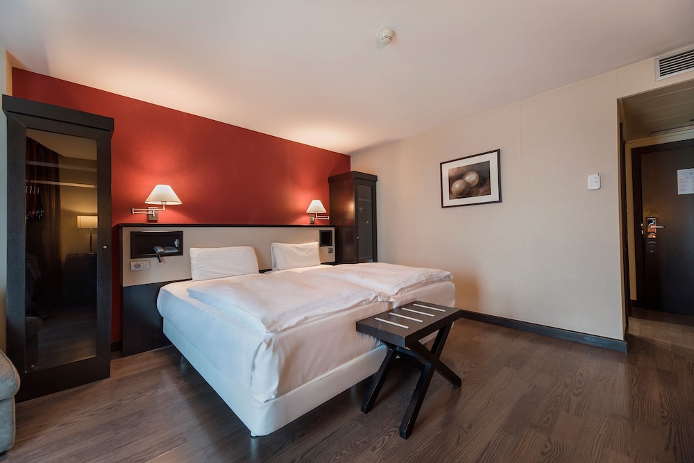 Standard Twin Room - Photo 1