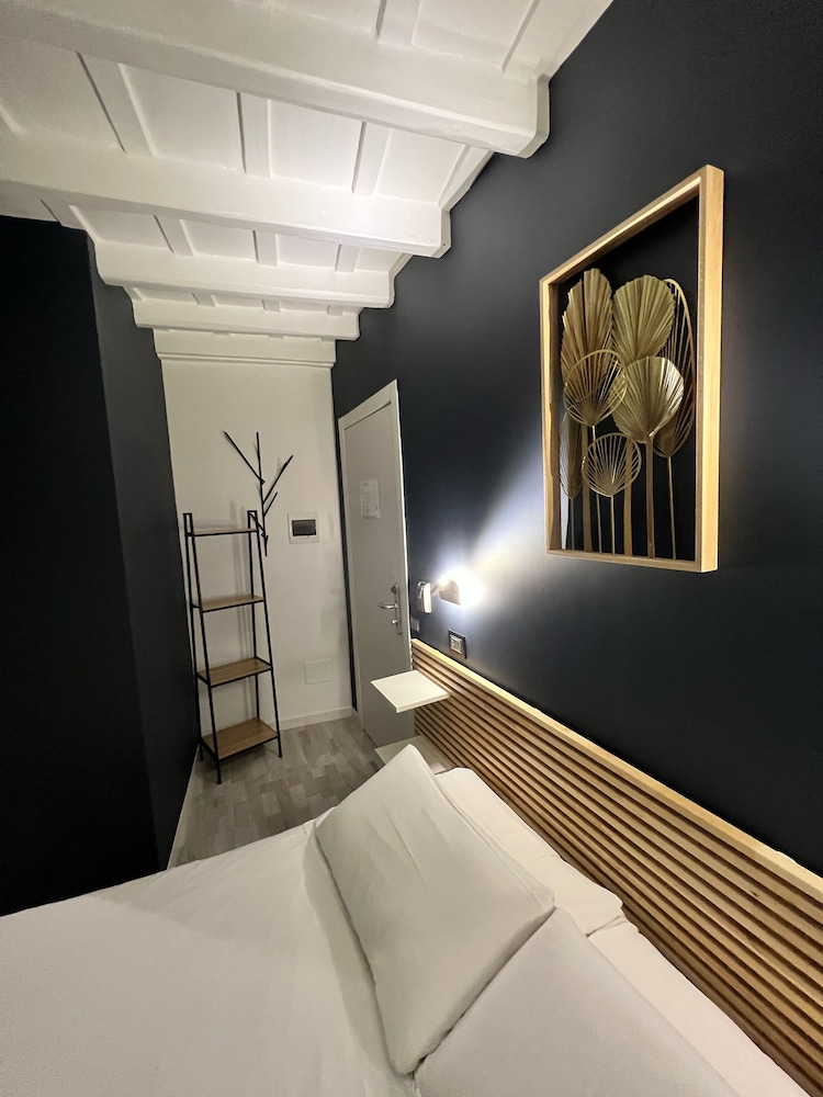 Standard Double Room (iMove) photo 2