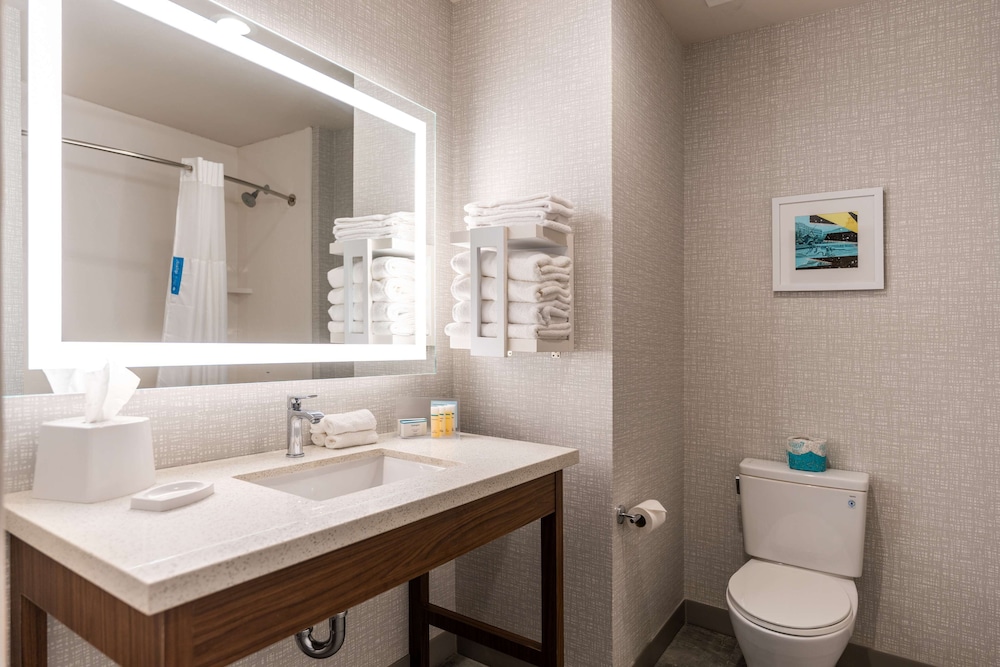 Room, 2 Queen Beds, Accessible, Bathtub (Mobility & Hearing) - Photo 19