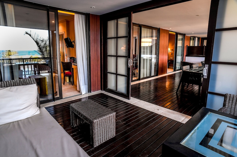 Superior Family Room, Pool or Sea View, Terrace