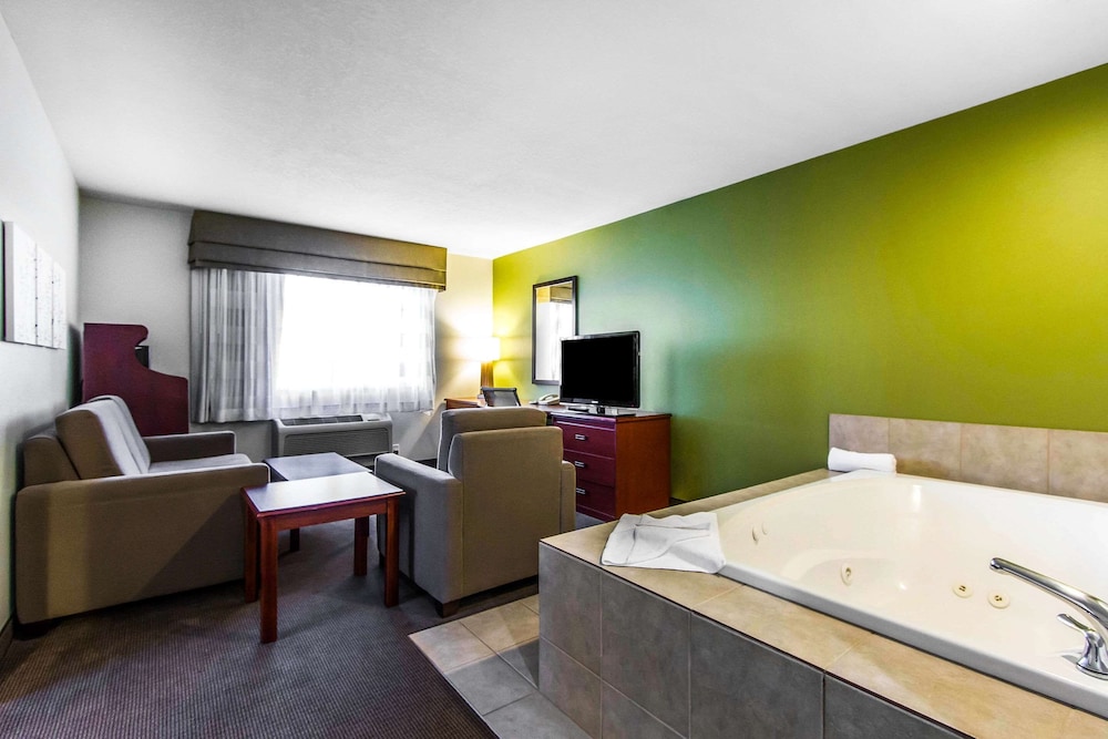 Suite, 1 King Bed with Sofa bed, Non Smoking - Photo 19