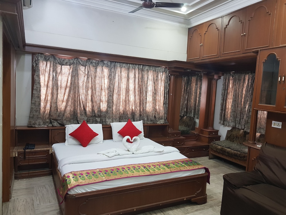 Deluxe Room - Photo 2