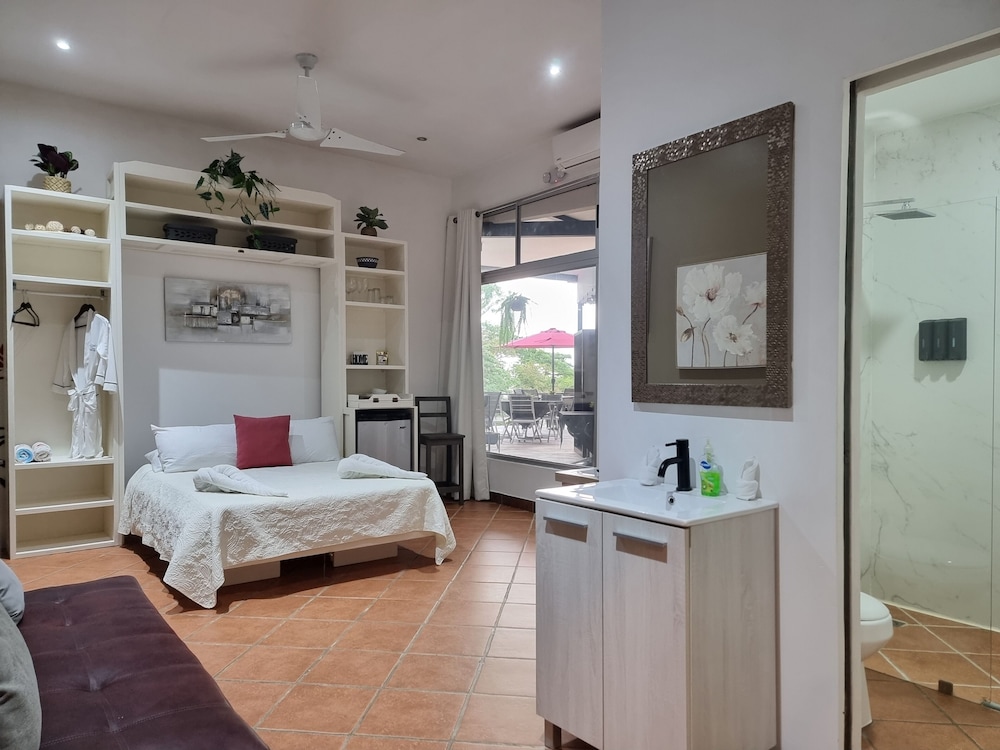 Economy Suite