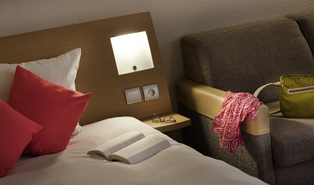 Classic Room, Multiple Beds - Photo 2