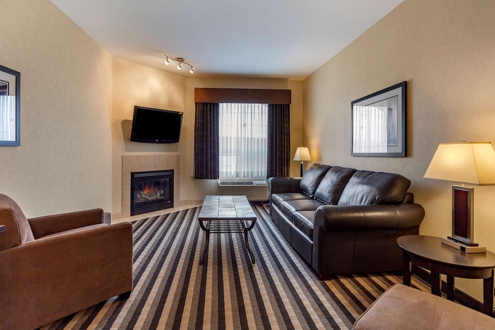 Suite, 1 King Bed, Non Smoking, Fireplace photo 2