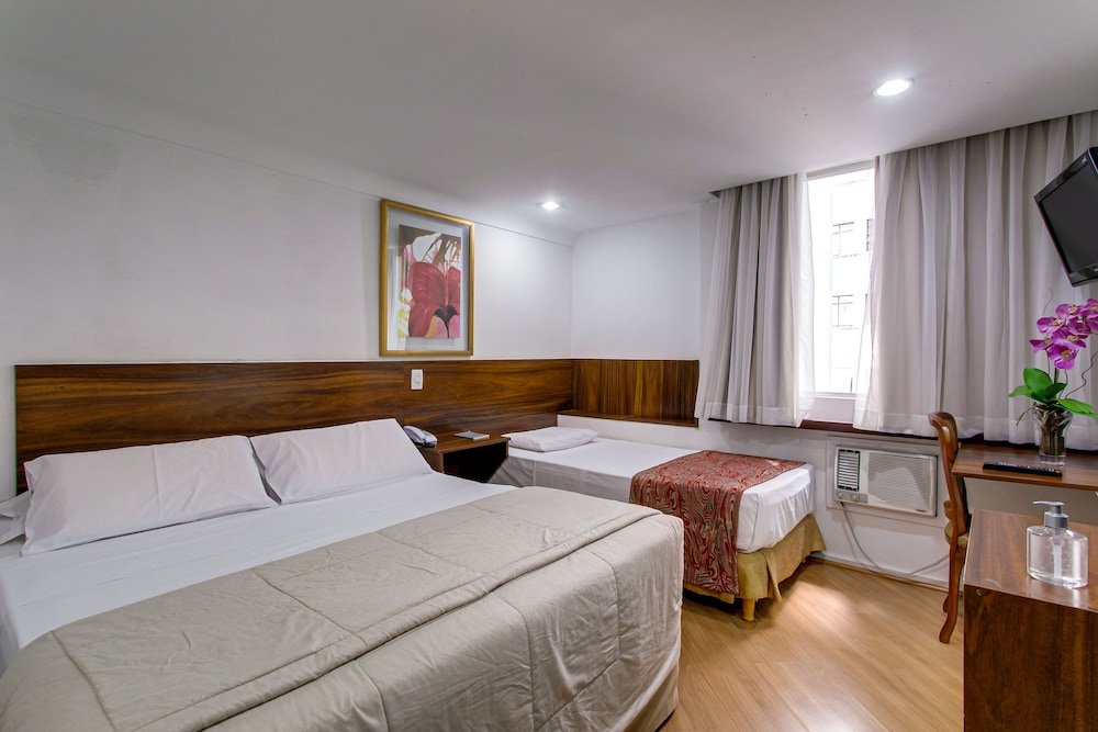 Standard Triple Room, Multiple Beds - Photo 1