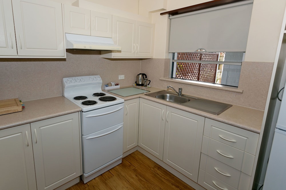 Three-Bedroom Apartment - Photo 6