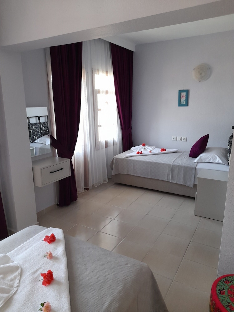 Superior Twin Room, Balcony - Photo 5
