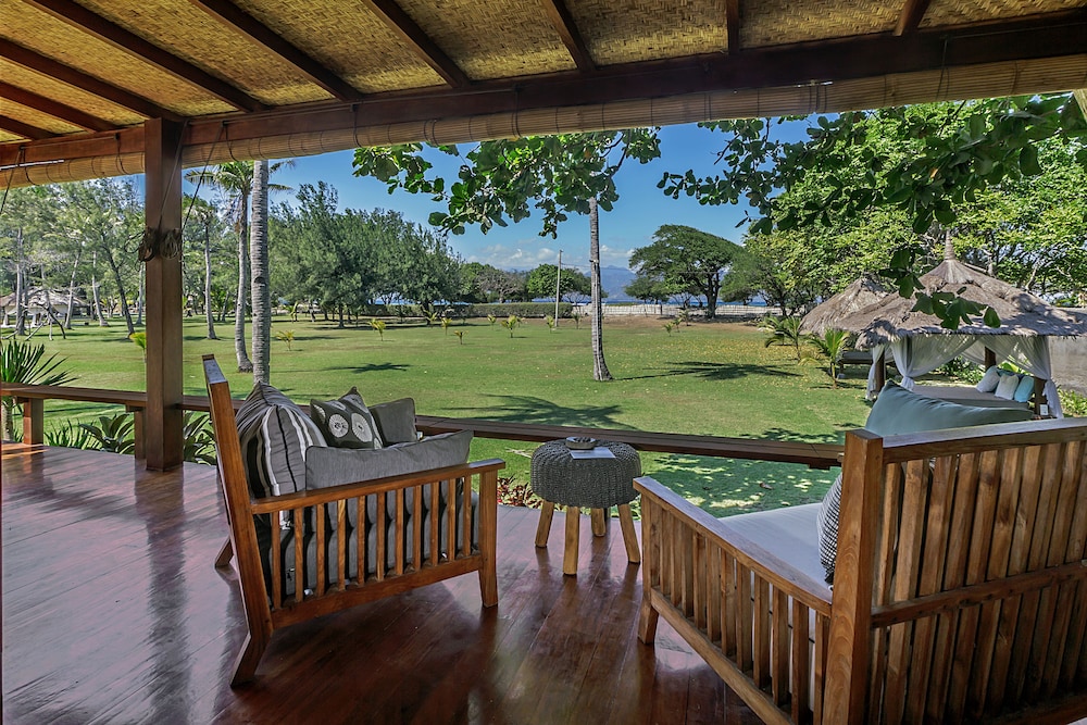 2 Bedroom Oceanside Villa photo 1