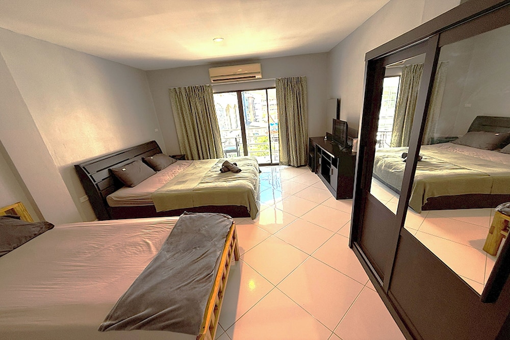 Family Room, Balcony, City View