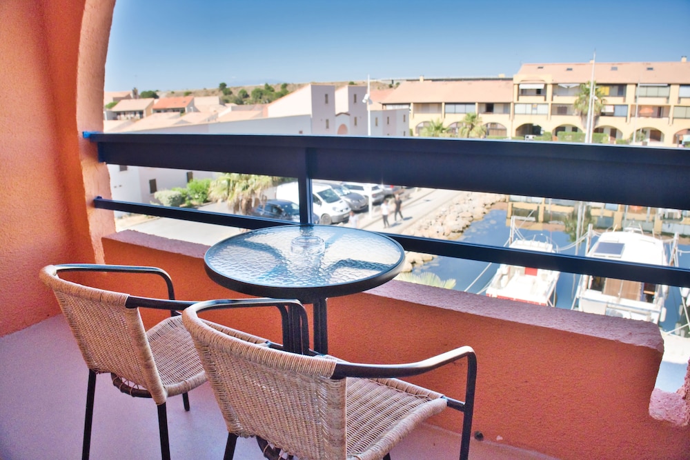 Comfort Triple Room, Bathtub, Harbor View