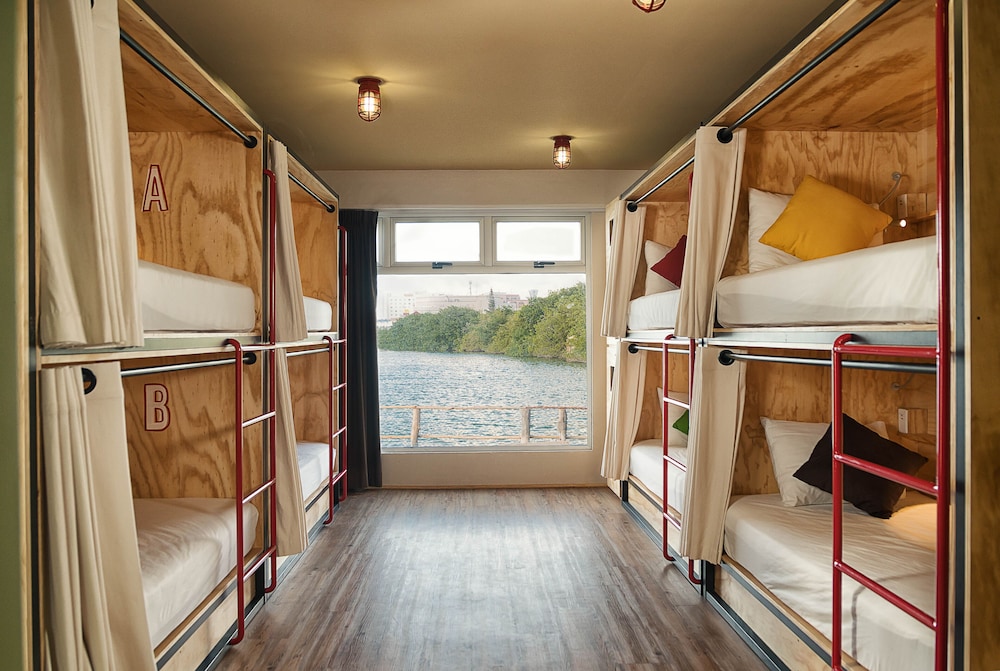 Bed in 12-Bed Mixed Dormitory Room photo 1