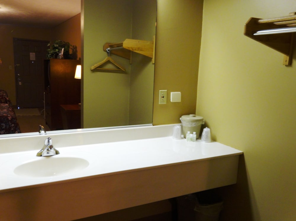 Economy Double Or Twin Room photo 2