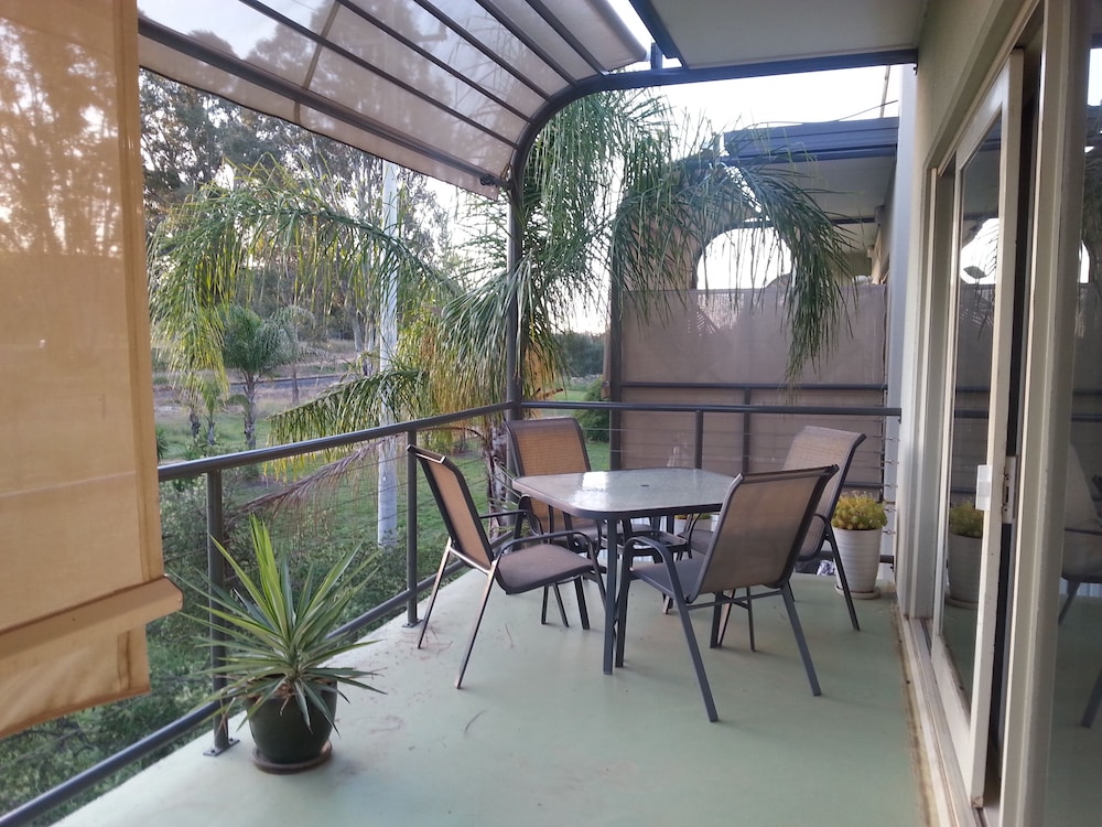 Deluxe Apartment, 2 Bedrooms, Non Smoking, Kitchen photo 2