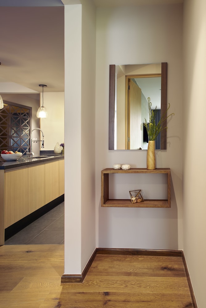 Deluxe Suite, 3 Bedrooms, Park View, Ground Floor photo 2
