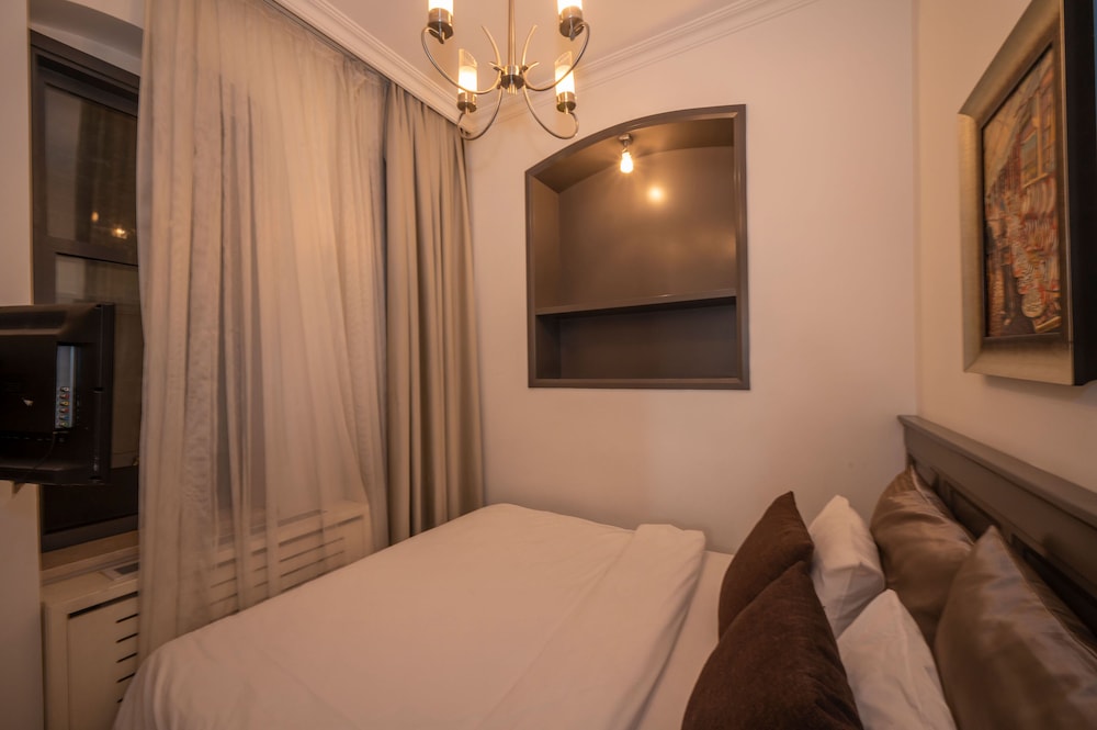 Economy Apartment photo 2