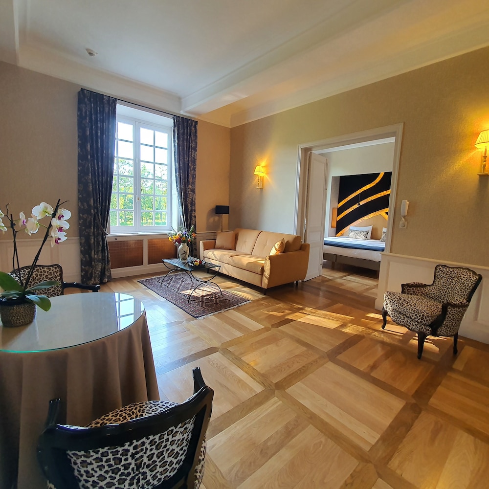 Deluxe Suite, 1 King Bed with Sofa bed, Garden Area