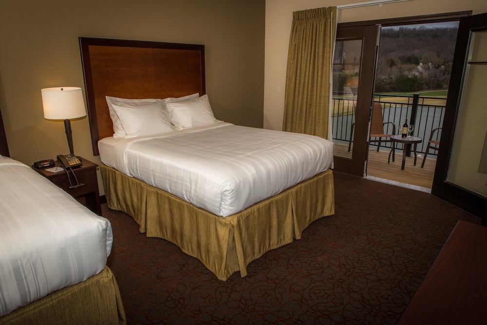 Executive Room, 2 Queen Beds photo 2