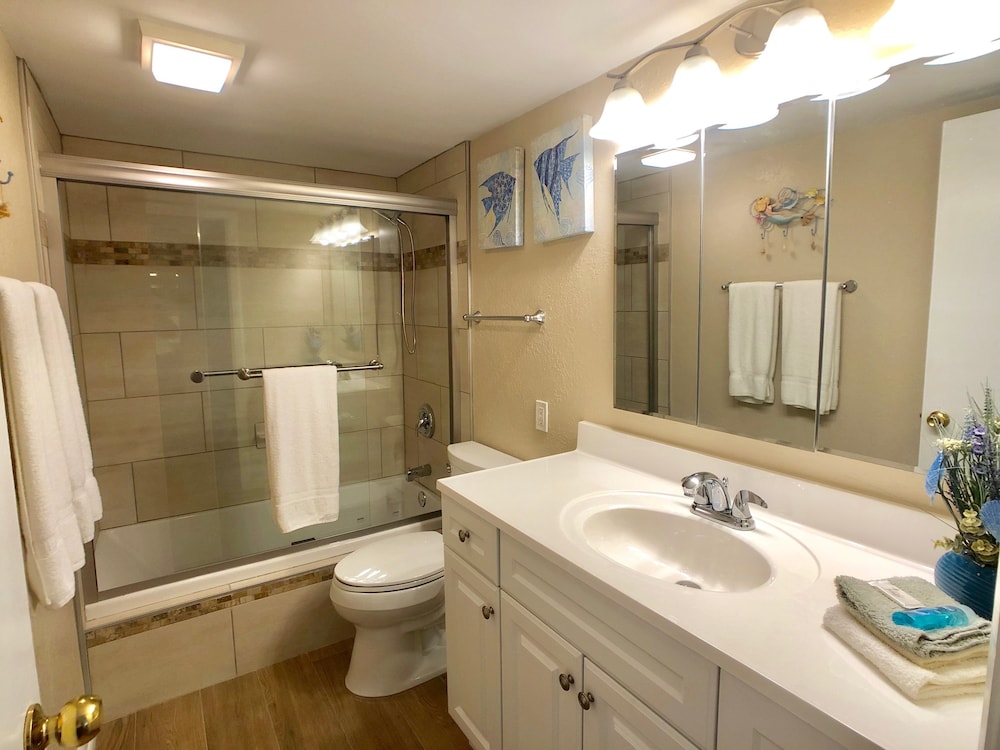 Condo, 1 Bedroom photo 2