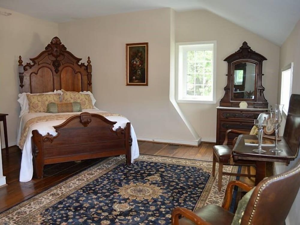 Suite, Ensuite (The Edgar Suite) photo 1