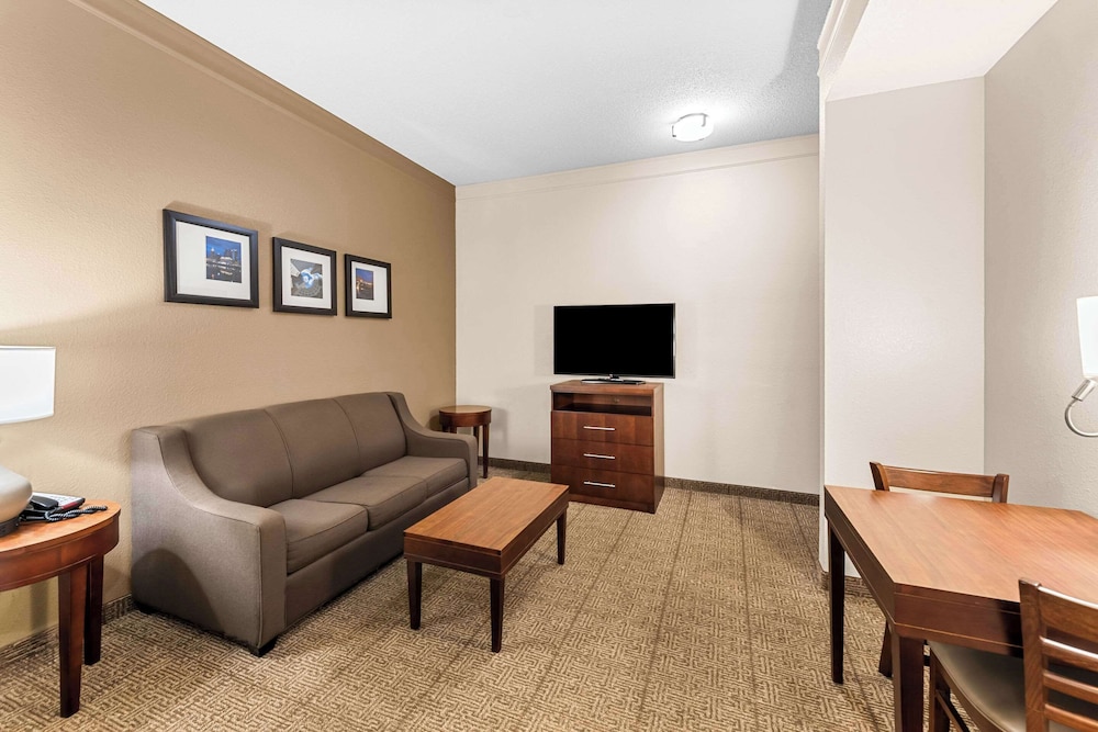 Room, 1 King Bed, Accessible, Non Smoking - Photo 2
