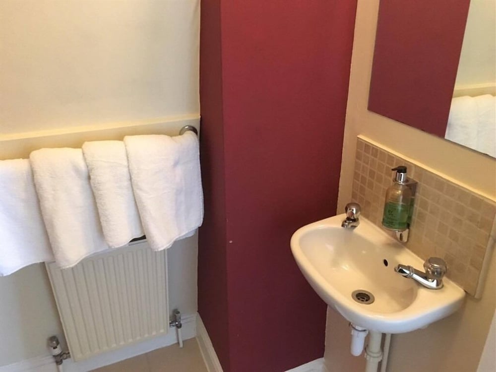 Suite, Ensuite photo 2
