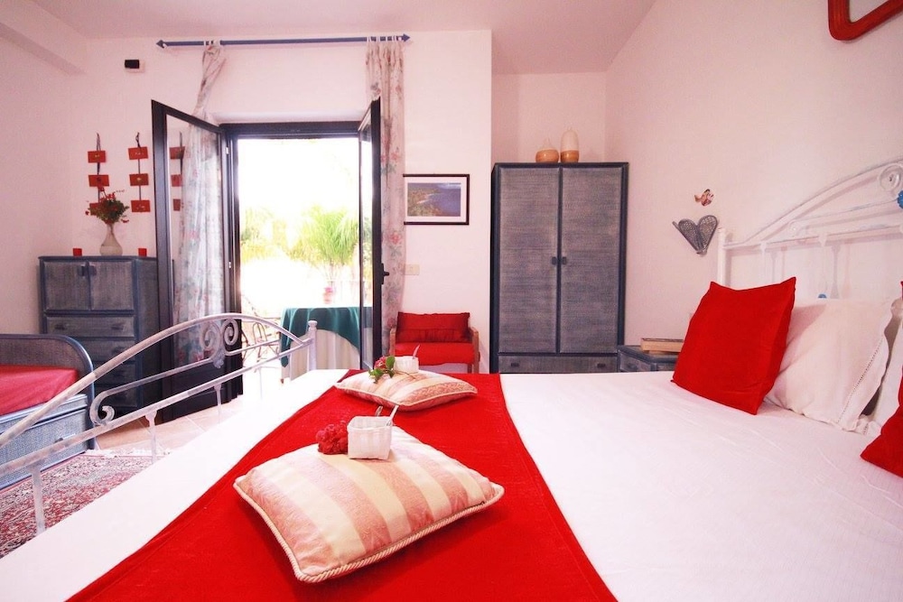 Superior Triple Room, Sea View photo 3