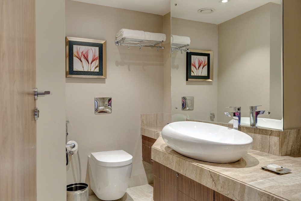 Suite, 1 King Bed