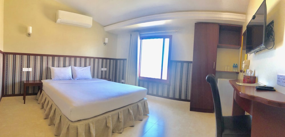 Basic Double or Twin Room, 1 Queen Bed photo 3