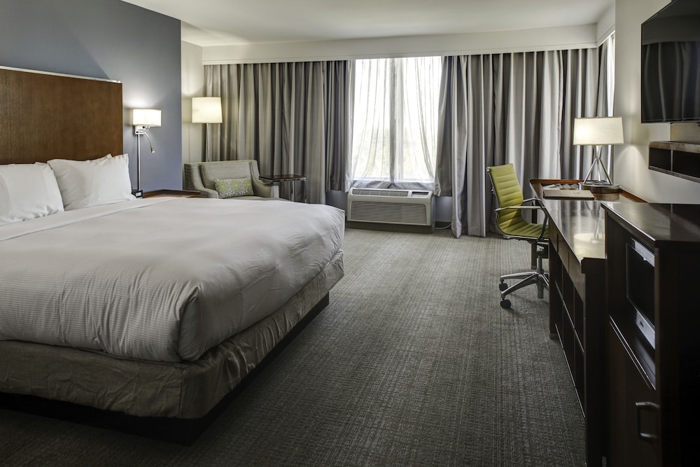 Room, 1 King Bed, Non Smoking, City View - Photo 2