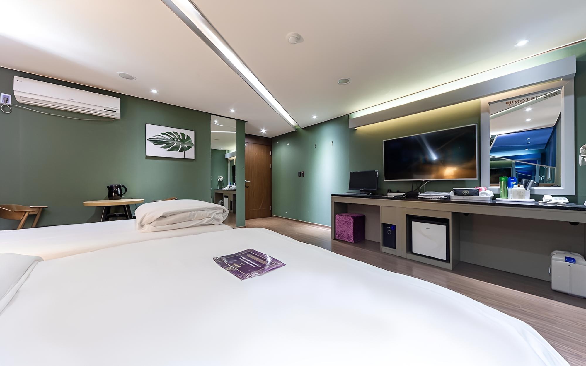 Room (Twin) photo 3