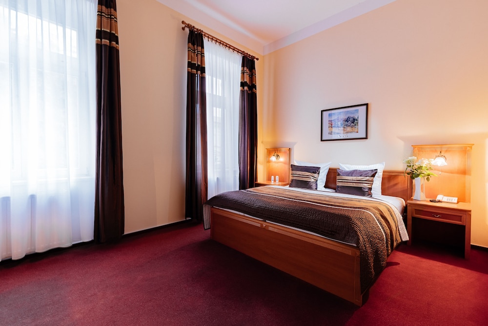 Standard Double or Twin Room photo 1