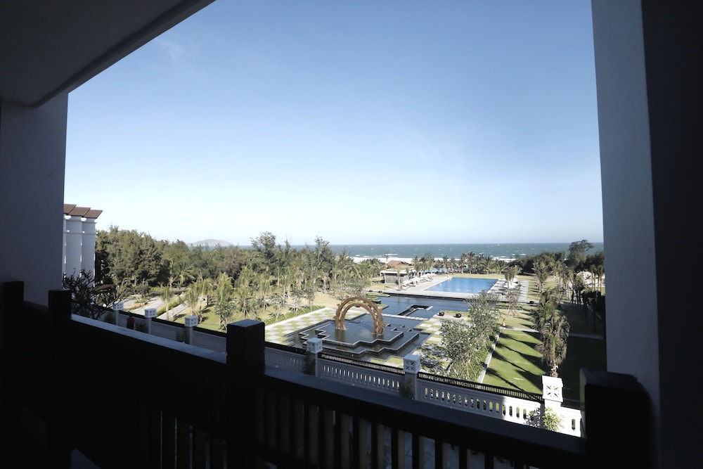 Panoramic Room, 1 Queen Bed, Sea View photo 2