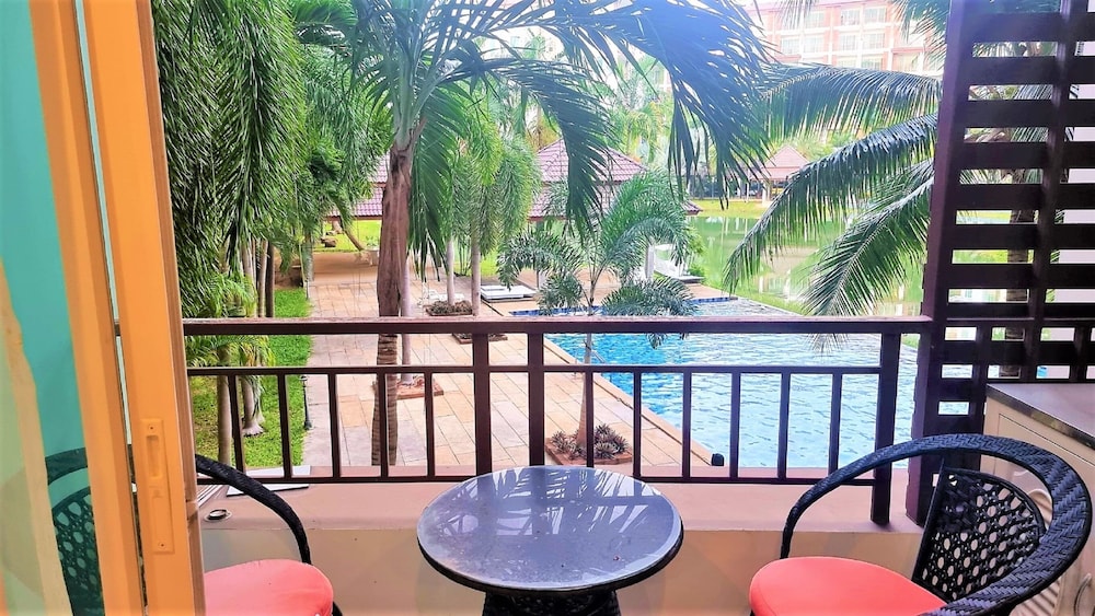 Condo, 1 Bedroom photo 2
