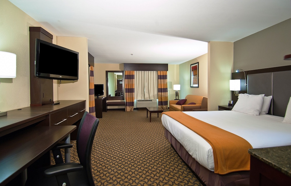 Room, Accessible, Non Smoking (Mobility, Roll-In Shower) - Photo 4