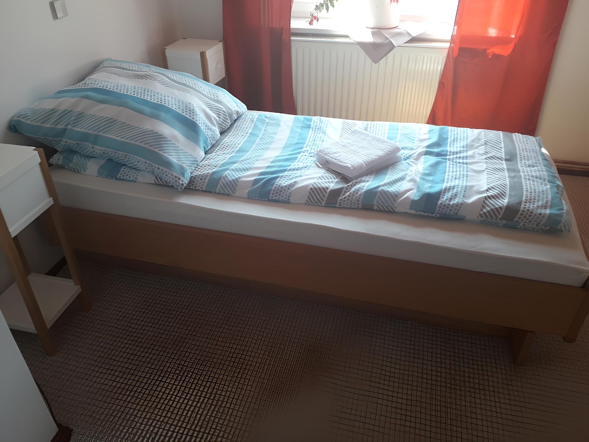 Single Room, Shared Bathroom photo 1